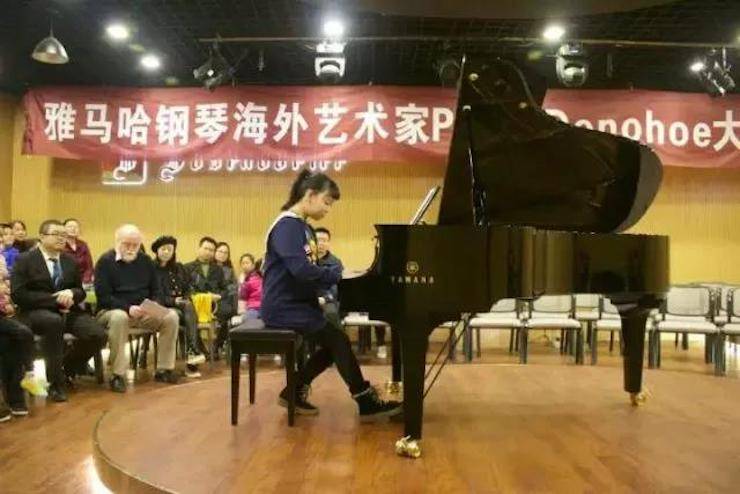 【回顾】MG不朽情缘官网海外艺术家Peter Donohoe成都雅音大师班讲座活动圆满落幕！